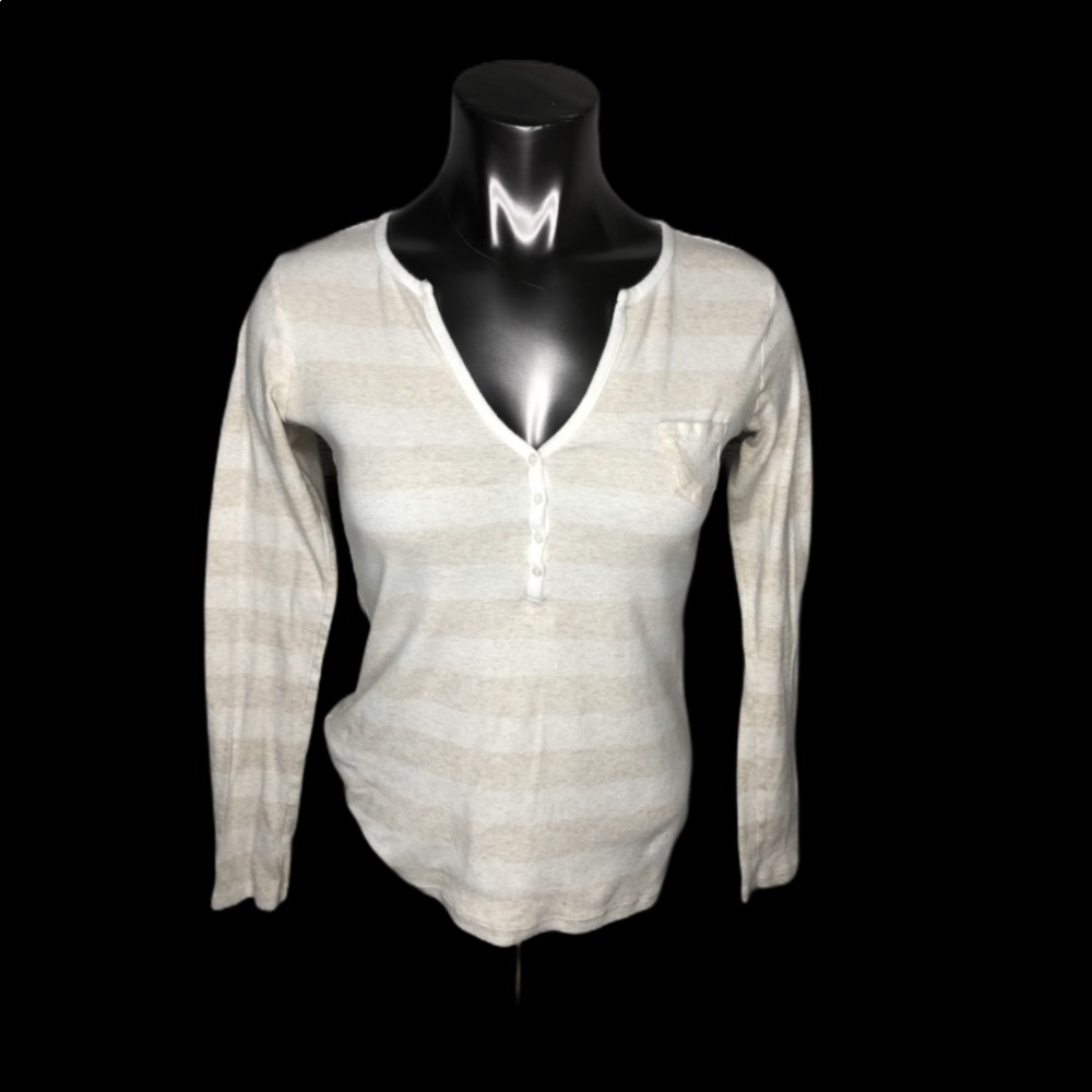 Women’s old navy long sleeve shirt